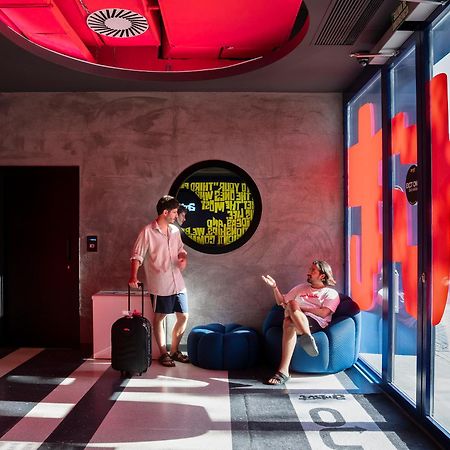 Amistat City Hostel บาร์เซโลนา ภายนอก รูปภาพ