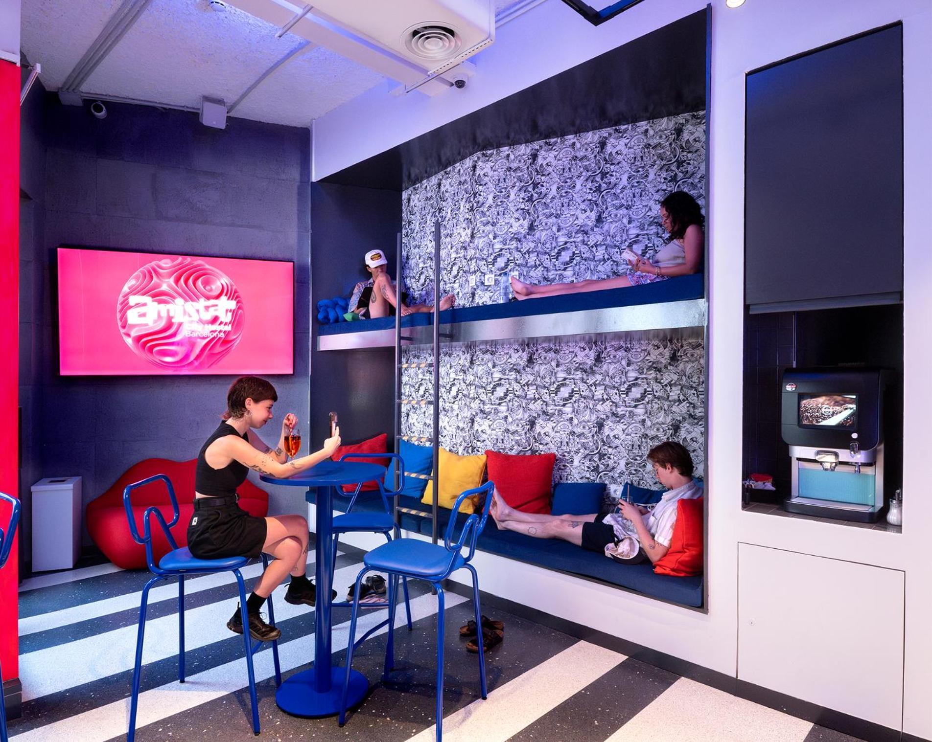 Amistat City Hostel บาร์เซโลนา ภายนอก รูปภาพ