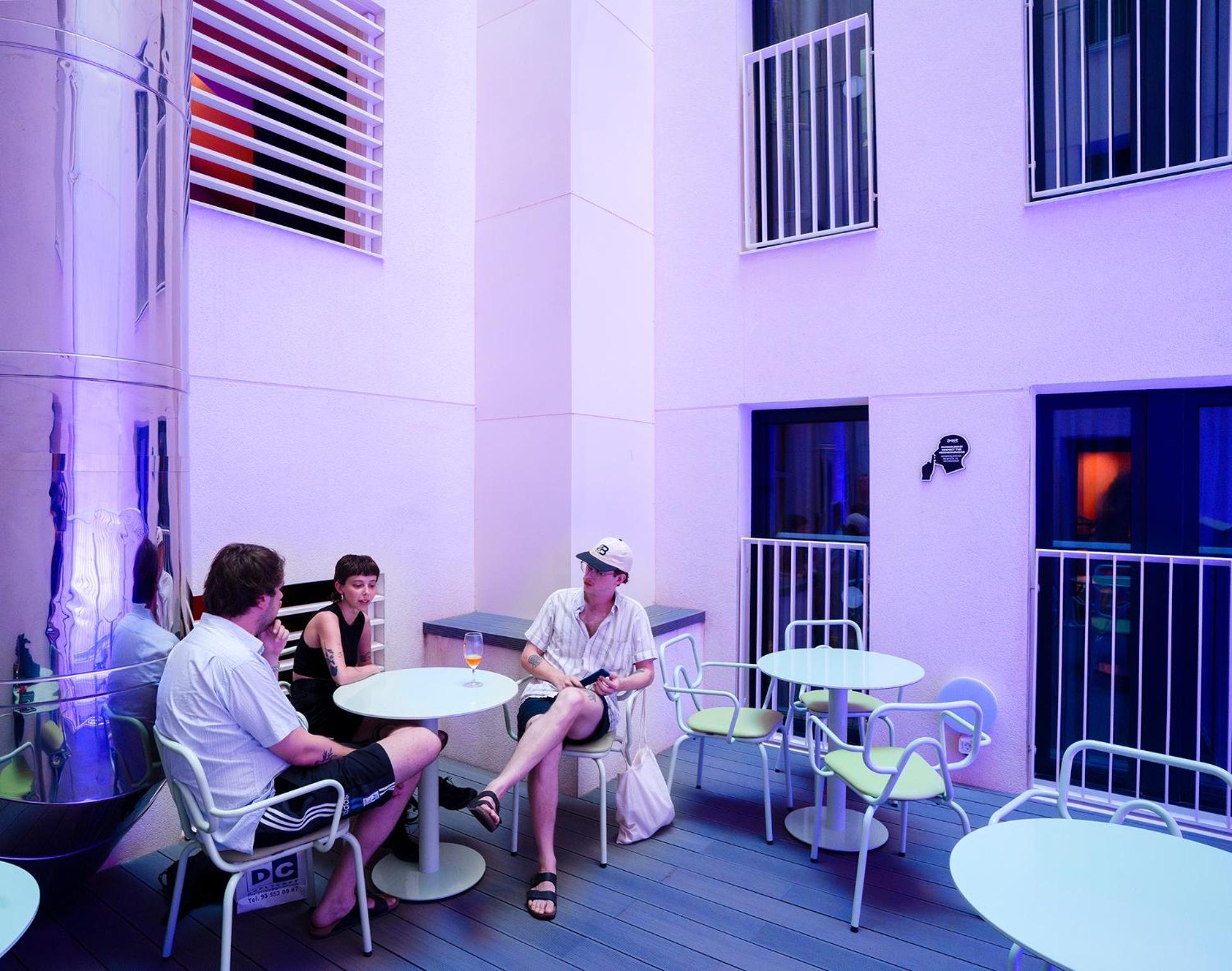 Amistat City Hostel บาร์เซโลนา ภายนอก รูปภาพ