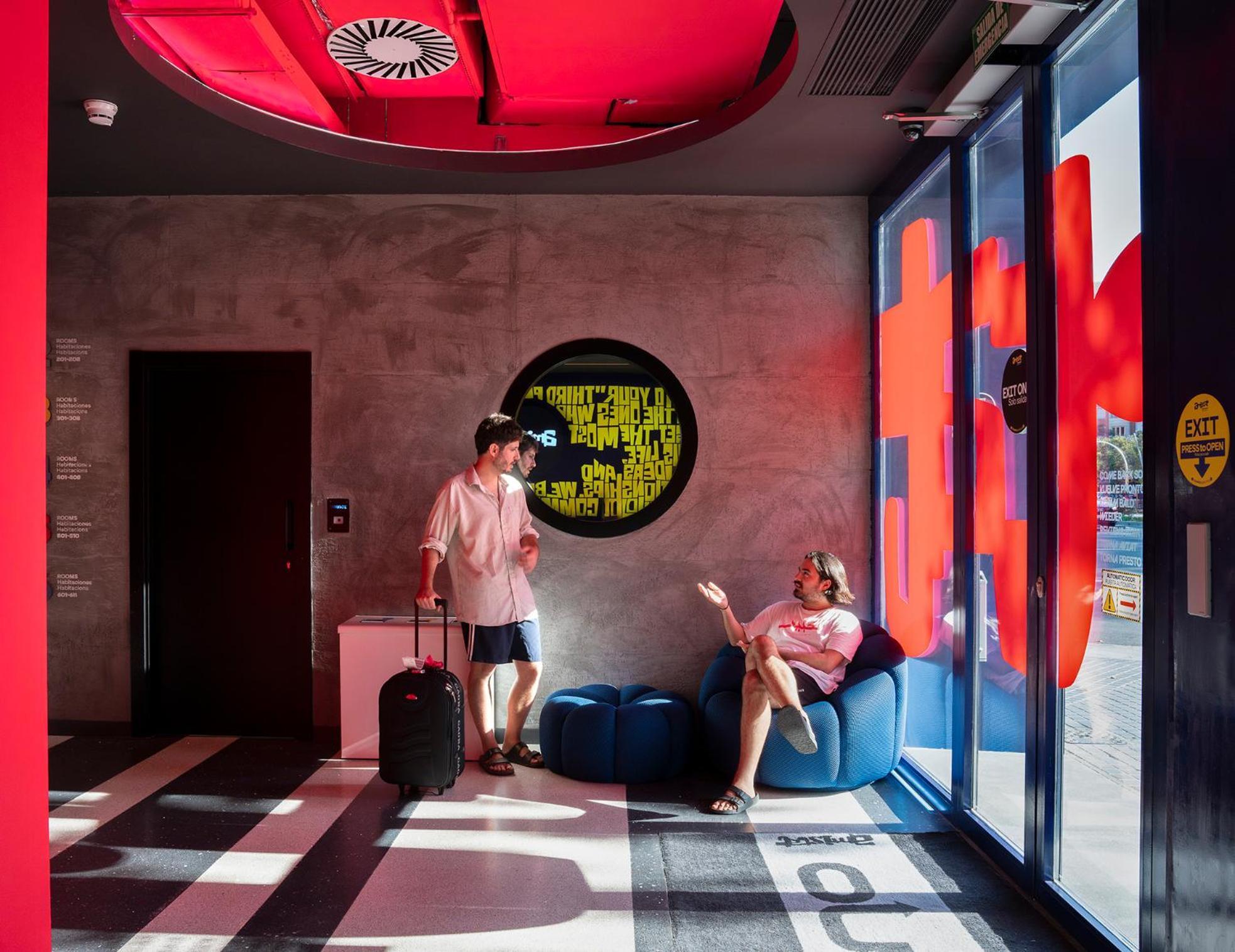 Amistat City Hostel บาร์เซโลนา ภายนอก รูปภาพ