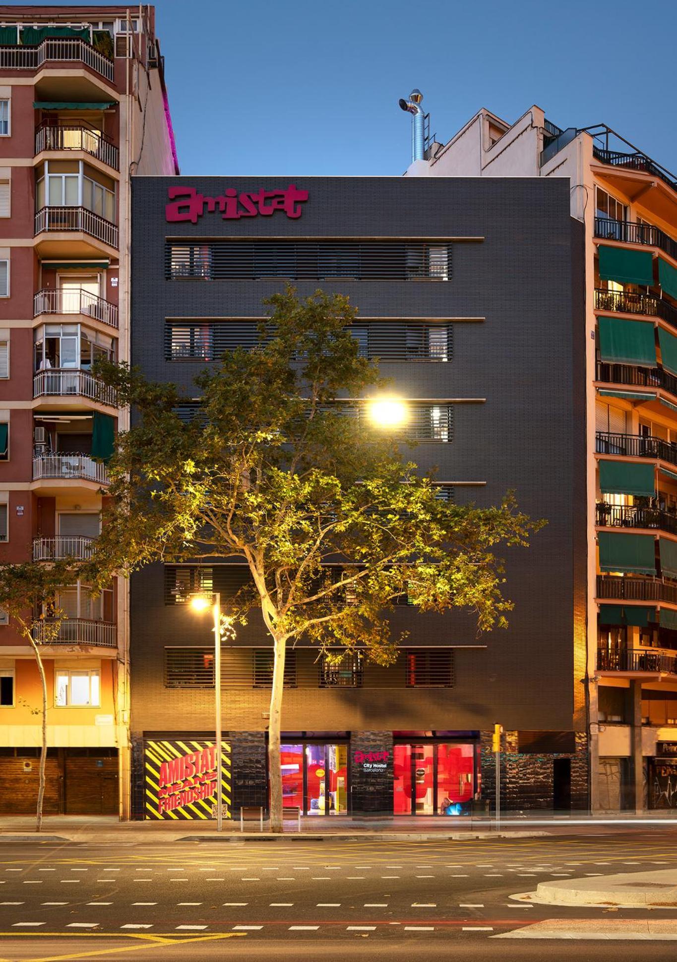Amistat City Hostel บาร์เซโลนา ภายนอก รูปภาพ