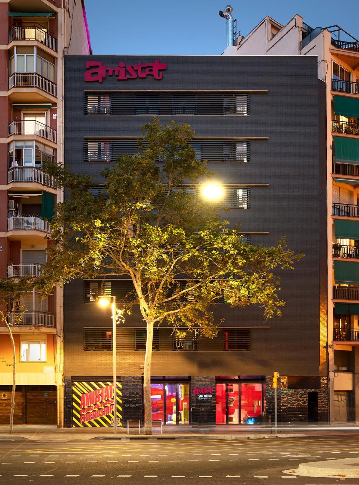 Amistat City Hostel บาร์เซโลนา ภายนอก รูปภาพ