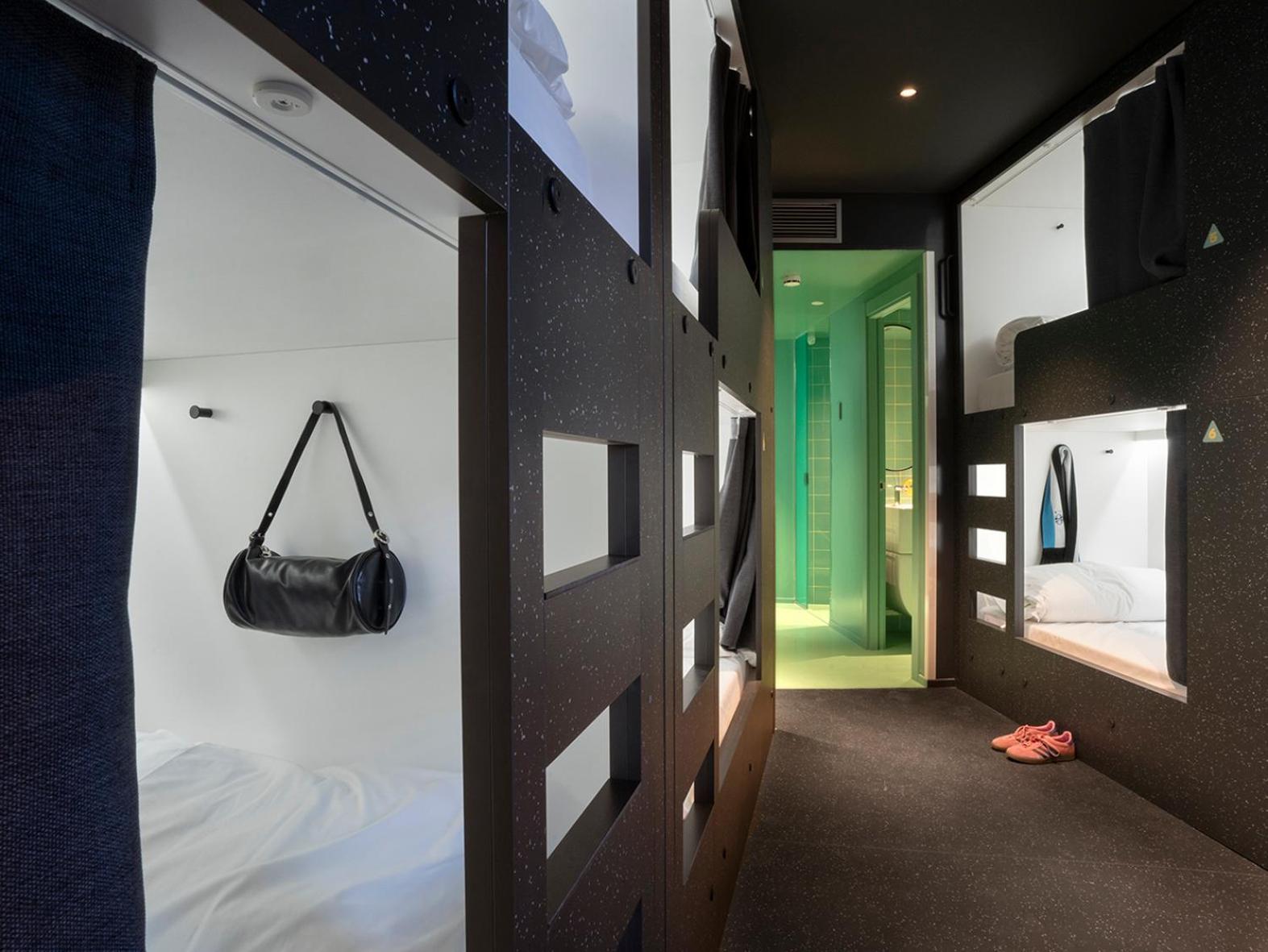 Amistat City Hostel บาร์เซโลนา ภายนอก รูปภาพ